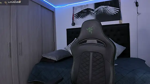 santi aesthetic online show from September 19, 2025, 1:20 am