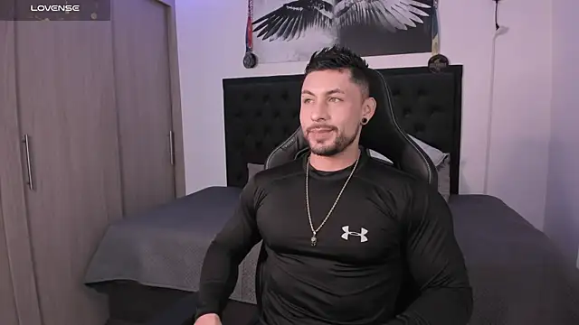 santi aesthetic online show from October 24, 2025, 3:38 am