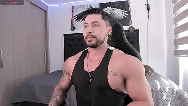 santi aesthetic online show from November 19, 2025, 3:45 pm