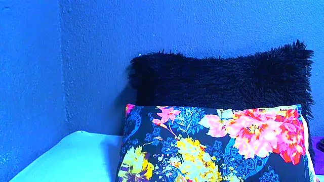 SMALLBOOBSXX online show from July 4, 2026, 5:14 am
