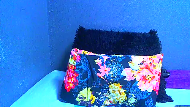 SMALLBOOBSXX online show from July 12, 2026, 5:30 am