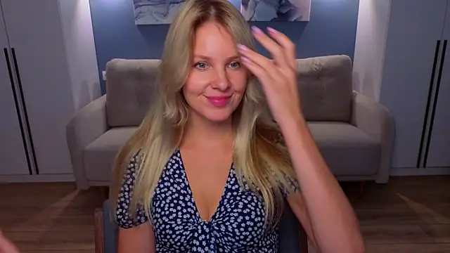 MelanieBennett online show from July 14, 2026, 8:41 am