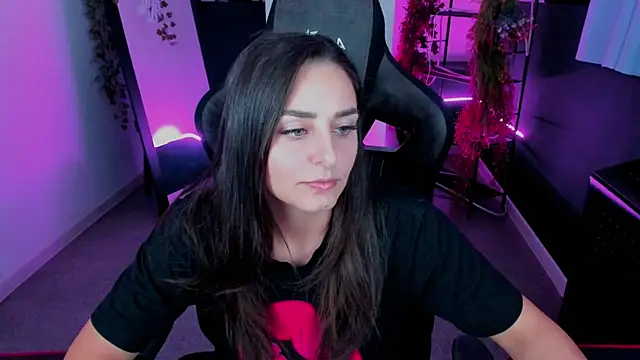 ValeriiMills online show from October 28, 2025, 2:16 pm