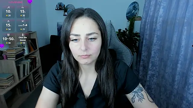 ValeriiMills online show from June 30, 2026, 10:21 pm