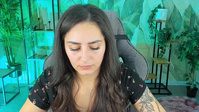 ValeriiMills online show from November 27, 2025, 3:01 pm