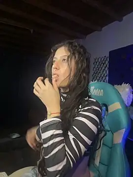 venusgh  online show from October 6, 2025, 3:19 am