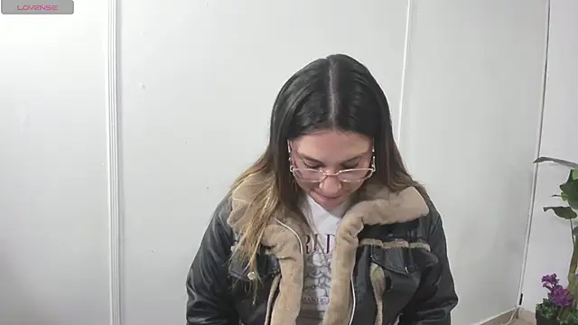 saaya tay online show from October 1, 2025, 3:22 am