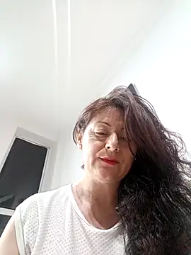 lunadicty online show from March 11, 2025, 11:37 pm