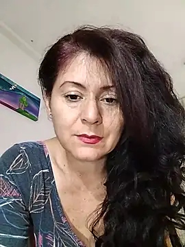 lunadicty online show from July 4, 2026, 5:39 pm
