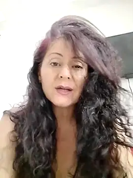 lunadicty online show from June 17, 2026, 9:14 pm