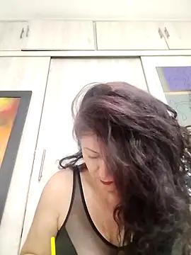 Snapshot of lunadicty chatting on May 10, 2026, 12:58 am lunadicty online show from May 10, 2026, 12:58 am