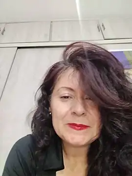 Snapshot of lunadicty chatting on May 12, 2026, 9:43 pm lunadicty online show from May 12, 2026, 9:43 pm