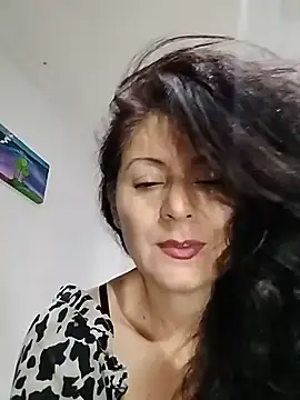 lunadicty online show from June 20, 2026, 4:39 am