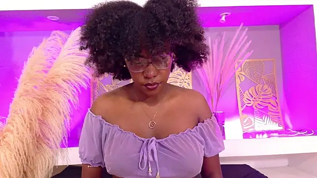 Snapshot of RachelStonne chatting on November 24, 2025, 2:06 pm RachelStonne online show from November 24, 2025, 2:06 pm