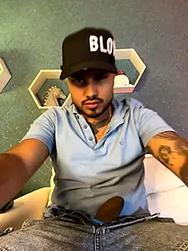 PapiStan online show from October 5, 2025, 3:47 pm