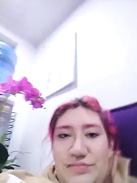 Cerecitaa02  online show from September 26, 2025, 11:50 am