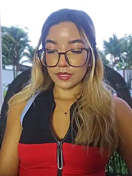 Pretty roxxyy online show from April 27, 2026, 11:30 am