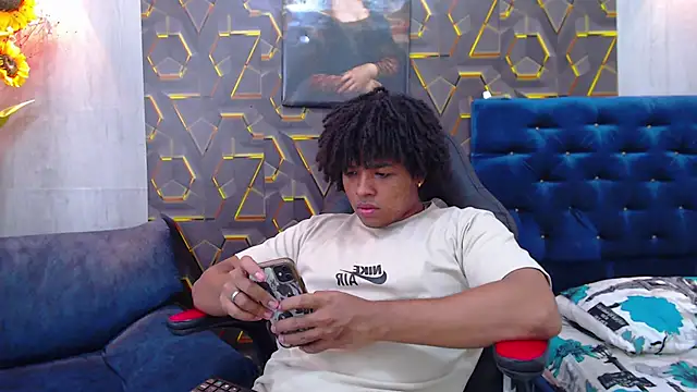 Snapshot of black_king_241 chatting on March 20, 2026, 3:29 am black king 241 online show from March 20, 2026, 3:29 am