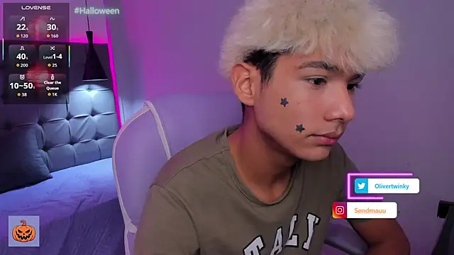 OliverTwinky online show from October 17, 2025, 10:44 pm