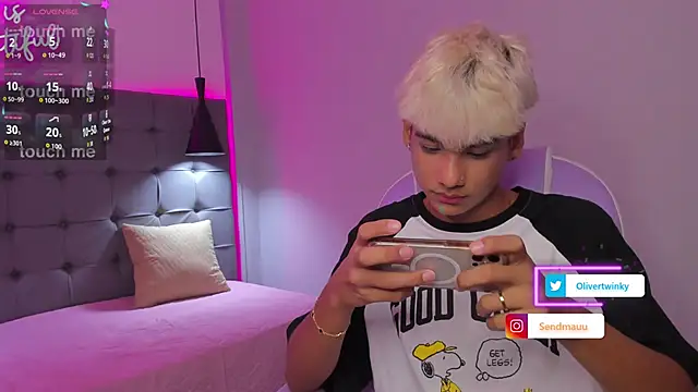 OliverTwinky online show from October 2, 2025, 8:45 pm