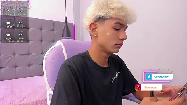 OliverTwinky online show from September 23, 2025, 5:36 am