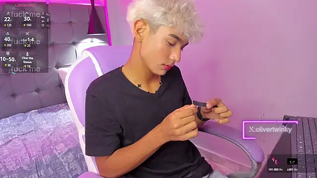 OliverTwinky online show from September 10, 2025, 5:06 am