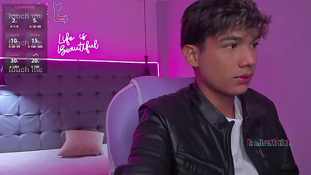 OliverTwinky online show from February 2, 2026, 1:10 pm