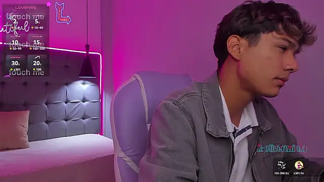 OliverTwinky online show from February 3, 2026, 2:11 pm