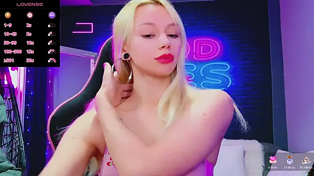 Snapshot of AlessiaCroft chatting on March 9, 2026, 5:11 am AlessiaCroft online show from March 9, 2026, 5:11 am