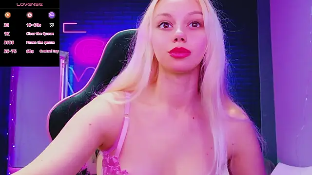 Snapshot of AlessiaCroft chatting on March 13, 2026, 5:12 am AlessiaCroft online show from March 13, 2026, 5:12 am