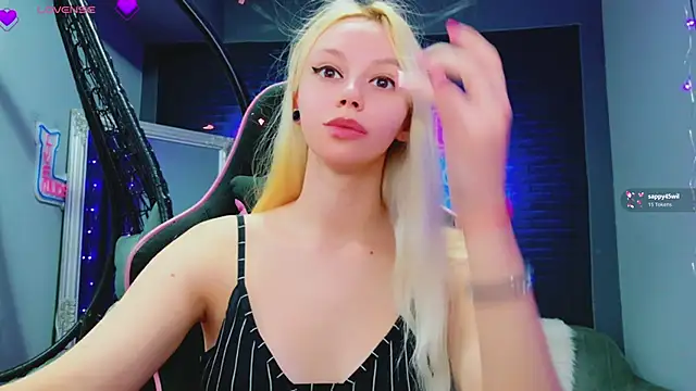 Snapshot of AlessiaCroft chatting on March 7, 2026, 5:03 am AlessiaCroft online show from March 7, 2026, 5:03 am