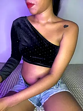 selena mia online show from October 1, 2025, 4:55 pm