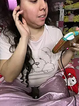 Snapshot of w3tkittty chatting on July 2, 2026, 11:44 pm w3tkittty online show from July 2, 2026, 11:44 pm