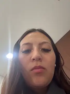 MELODY  06 online show from November 6, 2025, 1:04 pm