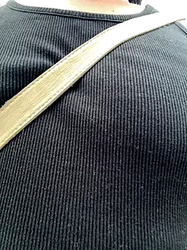 Snapshot of K_Siras chatting on September 15, 2025, 4:35 am K Siras online show from September 15, 2025, 4:35 am