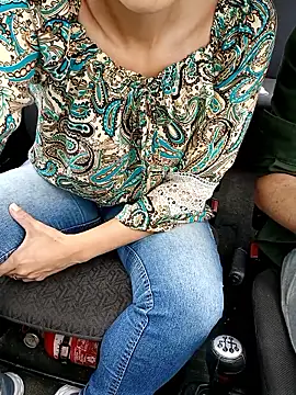 fuck couple69 online show from November 24, 2025, 4:40 pm