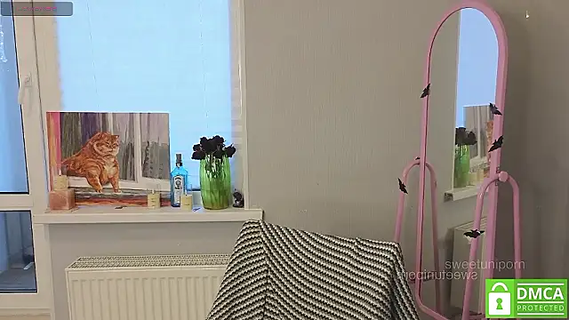 sweetuniporn online show from February 11, 2026, 6:46 am