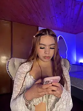 Cristina pinkk online show from February 20, 2026, 6:26 am