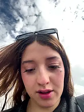 Baby  Otaku online show from November 16, 2025, 7:40 pm