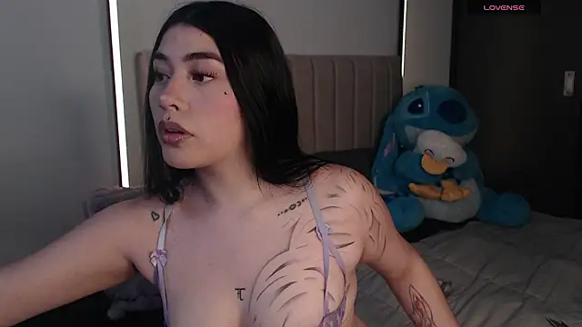 Snapshot of Hell_luna chatting on November 24, 2025, 6:08 pm Hell luna online show from November 24, 2025, 6:08 pm