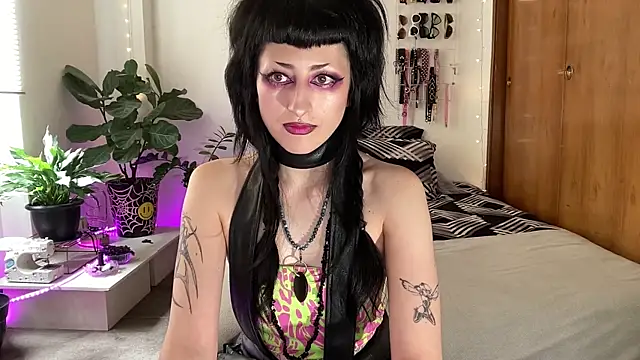 Snapshot of ELENA_UMBRA chatting on May 20, 2026, 4:37 pm ELENA UMBRA online show from May 20, 2026, 4:37 pm