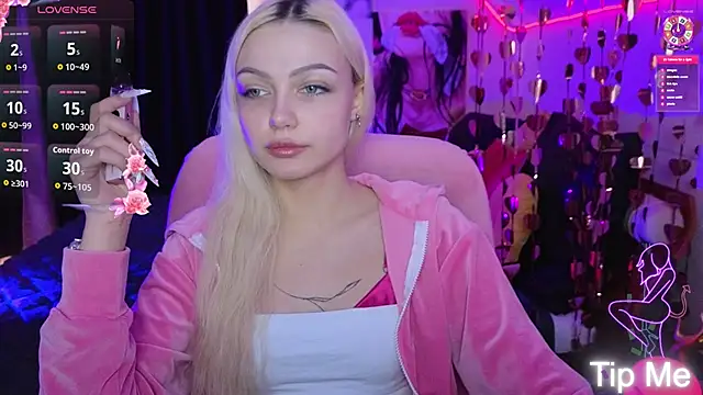 LinaLirian online show from February 20, 2026, 12:07 pm