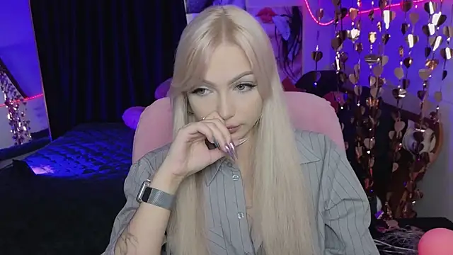 Snapshot of LinaLirian chatting on July 24, 2026, 10:33 am LinaLirian online show from July 24, 2026, 10:33 am