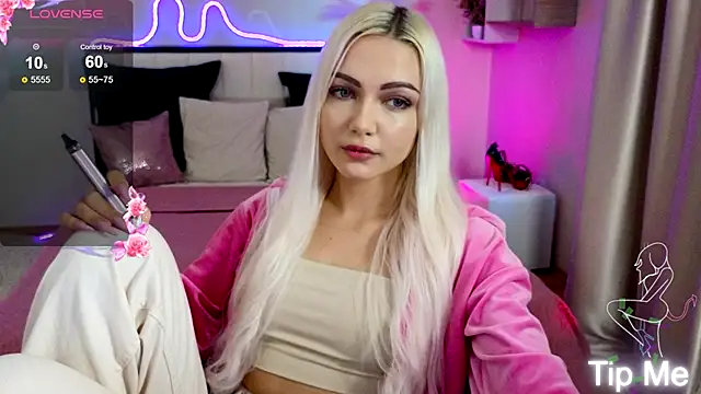 LinaLirian online show from October 18, 2025, 1:35 pm