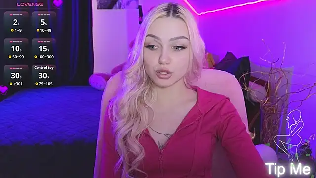 LinaLirian online show from February 5, 2026, 2:13 pm