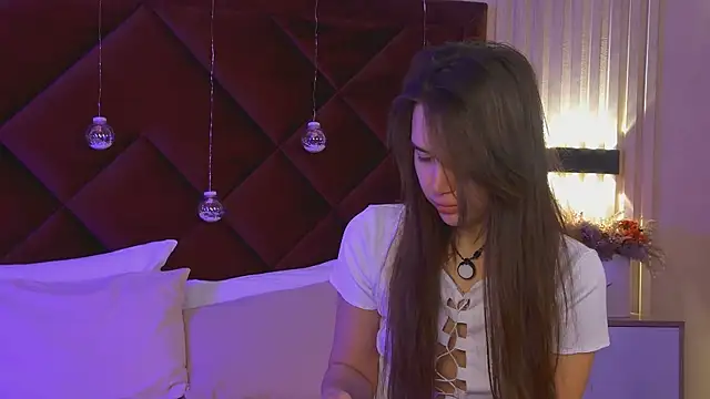 StacyHarland online show from December 15, 2025, 4:51 am