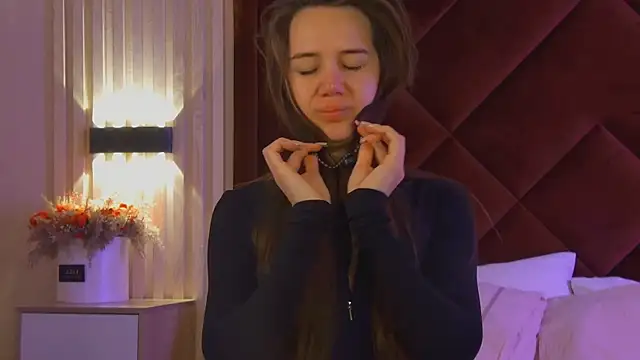 StacyHarland online show from November 21, 2025, 4:11 am