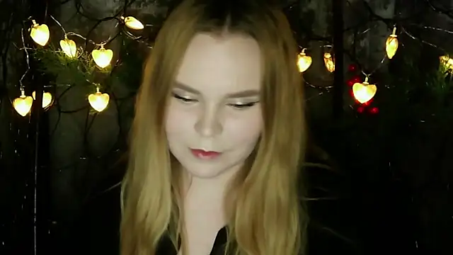 Snapshot of blushing_star chatting on February 12, 2026, 4:18 pm blushing star online show from February 12, 2026, 4:18 pm