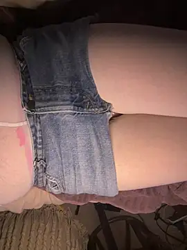 69kinkypickle69 online show from April 3, 2026, 5:14 am