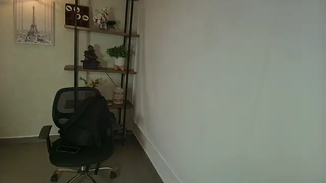 Snapshot of _Victoria_Collins chatting on July 10, 2026, 11:10 am Victoria Collins online show from July 10, 2026, 11:10 am